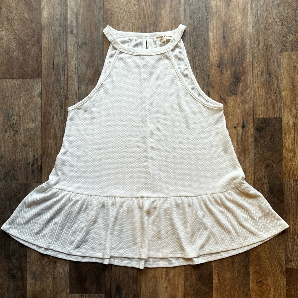 Above and Beyond white ruffle sleeveless tank top large